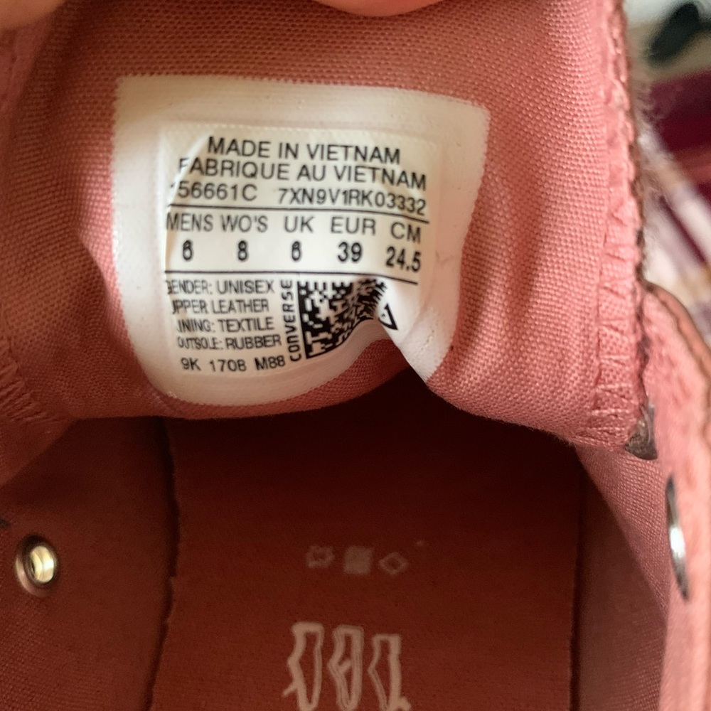 Converse - Picture 2 of 3